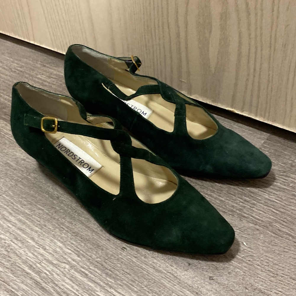 Nordstrom Green Suede  Size 7 1/2 Women’s  Front Strap Heel  Shoes,